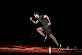 德甲半场：努萨禁区内倒地未判，门兴0-0莱比锡