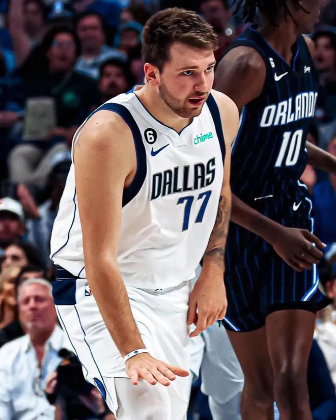 球的剧情 球的剧情